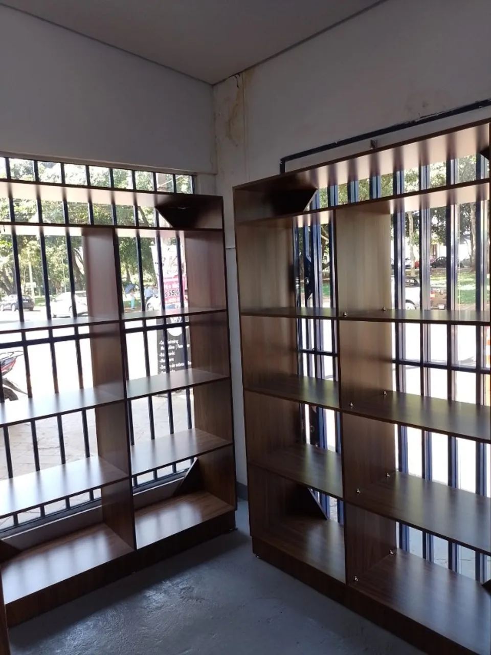 Estantes para sua vitrine comercial