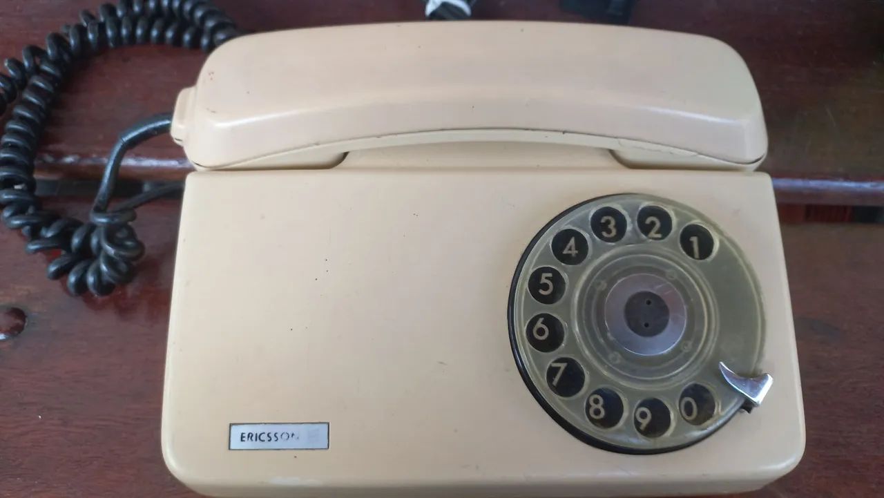 Telefone de disco Ericsson Telefone de mesa tijolinho orelhão enfeite decoração cenário 