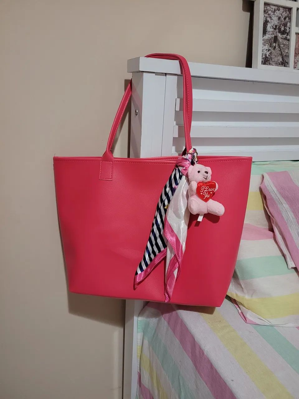 Kit necessaire + bolsa + chaveiro + lenço 