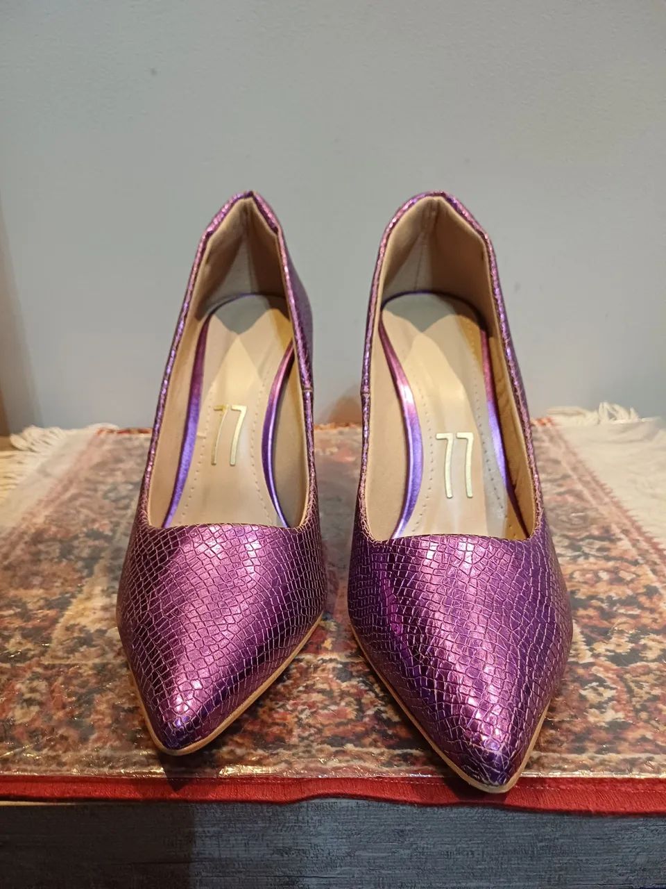 Sapato de festa roxo brilhante novo, tam.38.