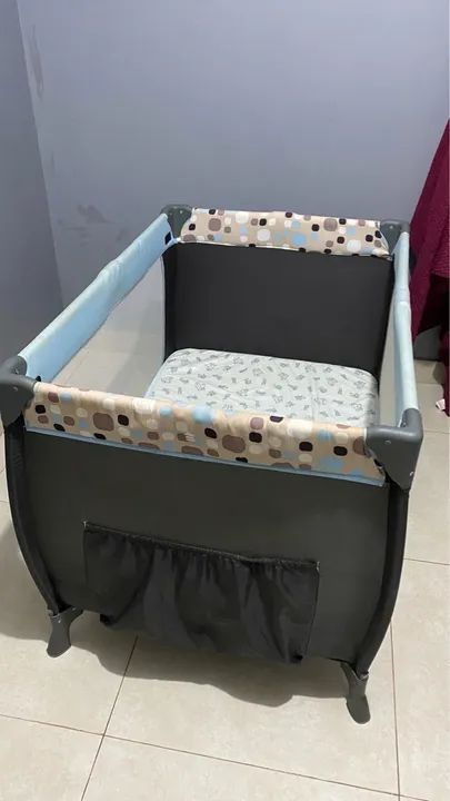 Berço portátil Cosco - Azul com bolinhas - Foto 3