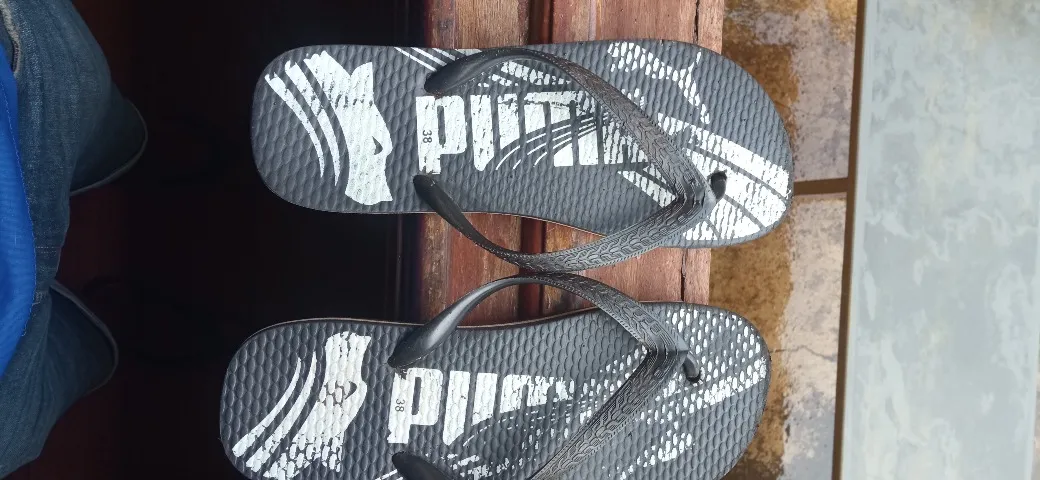 Chinelo em bom estado 38