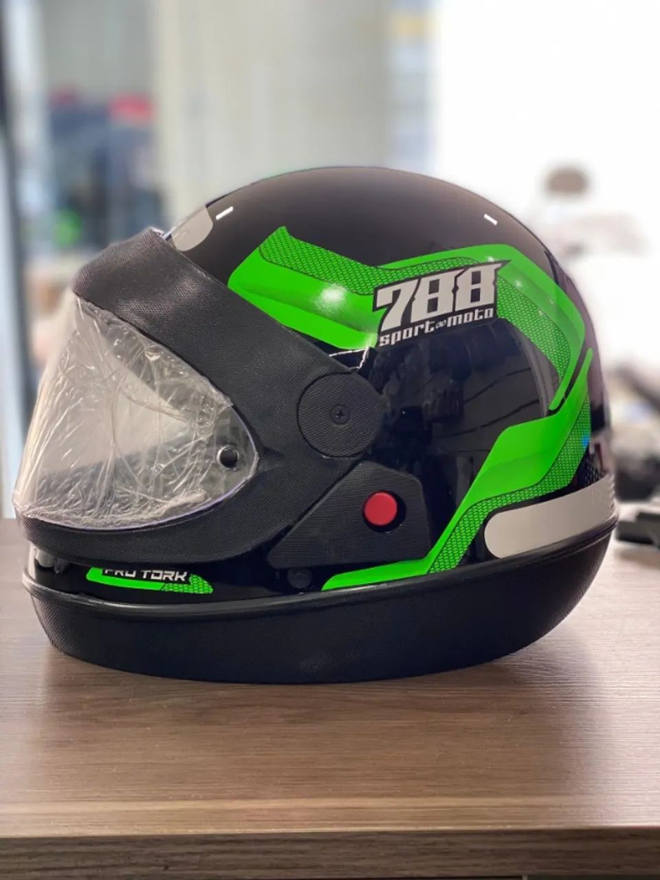 capacete verde, viseira cristal - Foto 2