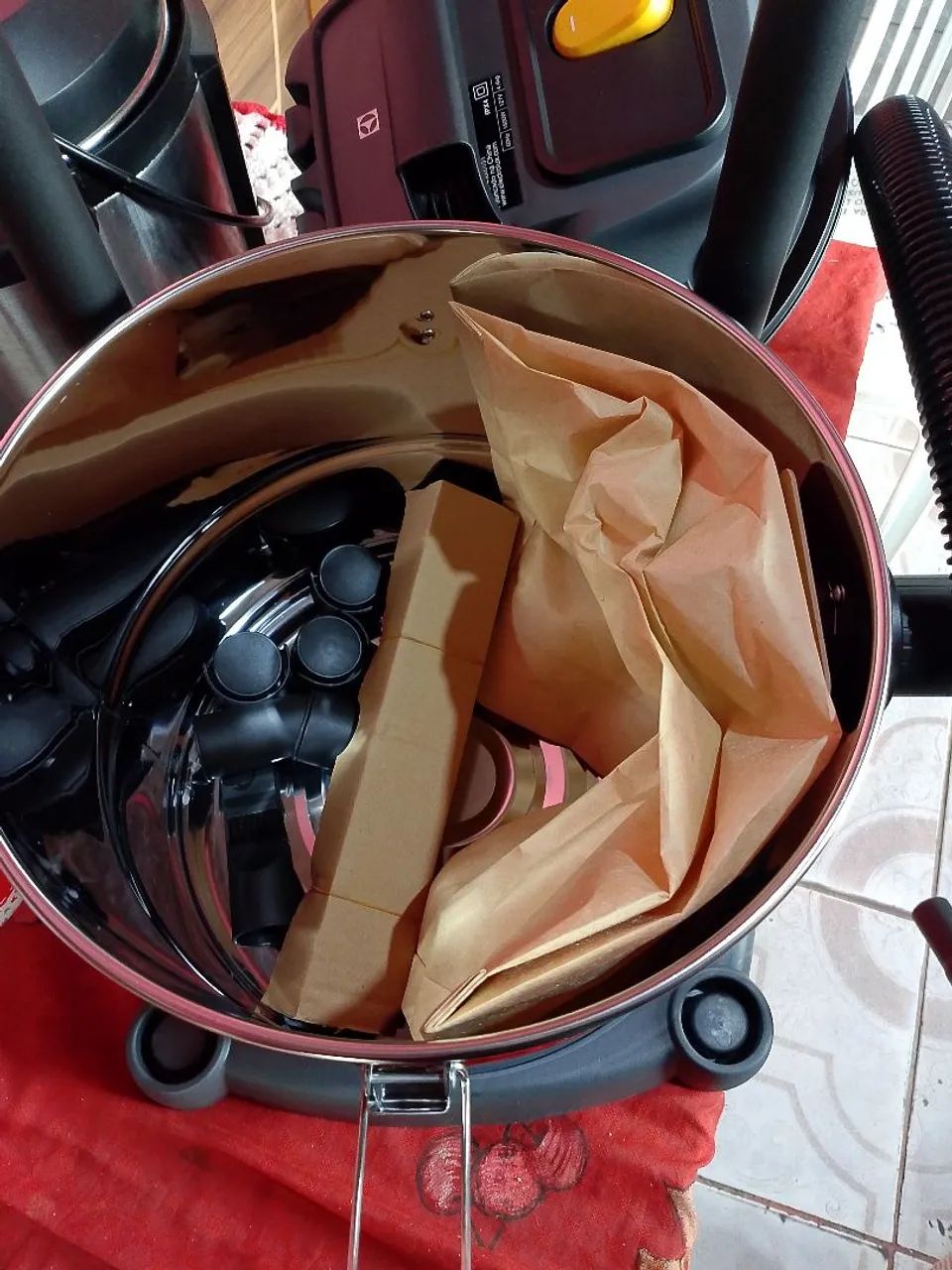 Aspirador de Pó e Água Electrolux GT20i Inox - Foto 3
