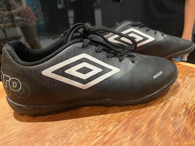 Chuteira Umbro Society