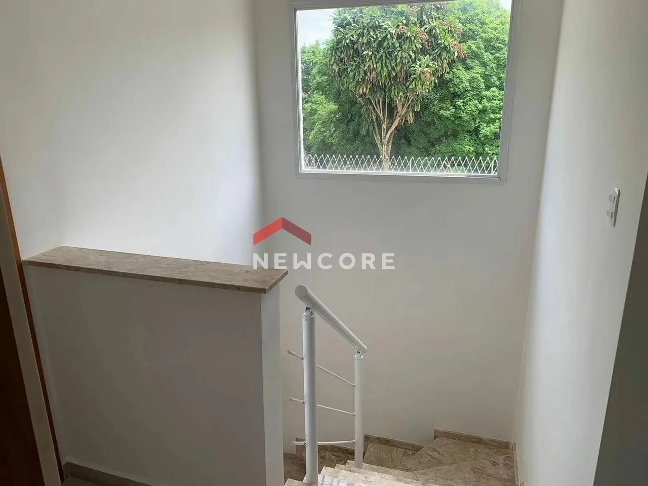 Casa em Avenida Santa Cruz do Areao - Vila Areao - Taubaté/SP