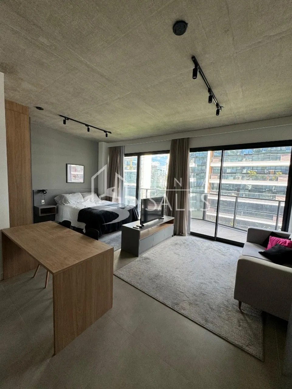 Studio à venda na Vila Olímpia, São Paulo-SP: 1 quarto, 1 banheiro, 1 vaga, 42m² de área!