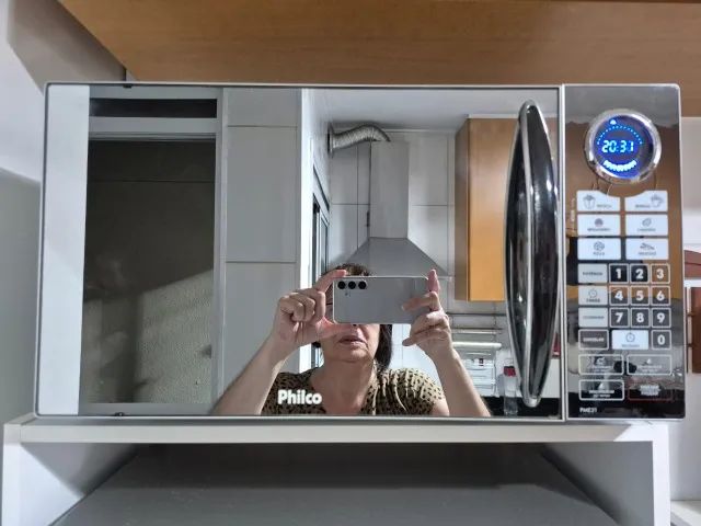 Micro-ondas 30 Litros Philco Pme31 Inox Com Porta Espelhada 1400W 127v