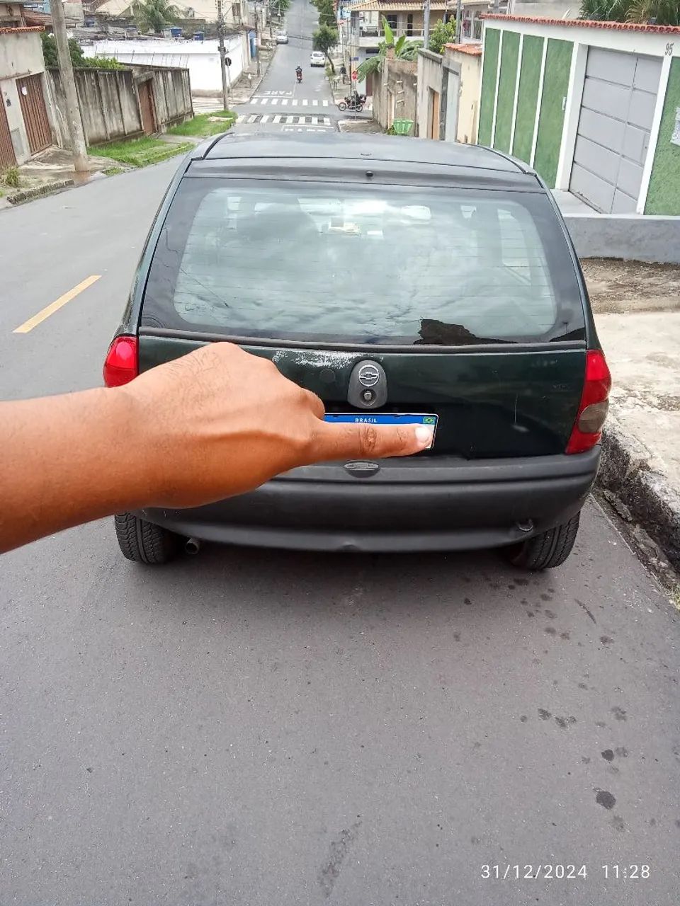 Vendo ou troco. Só não troco em moto .Corsa 97 4 portas básico  - Foto 2
