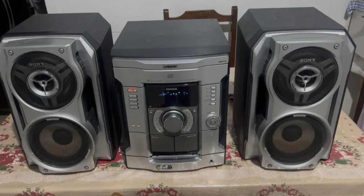 Micro System Sony Zerado MHC-RG330 Aparelho de Som Sony C/ Adaptador Bluetooth