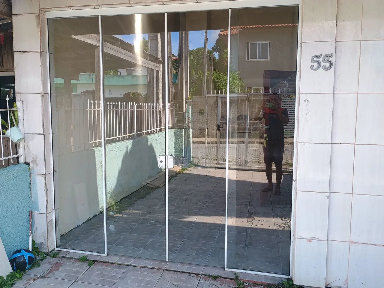 Porta de vidro temperado para área externa