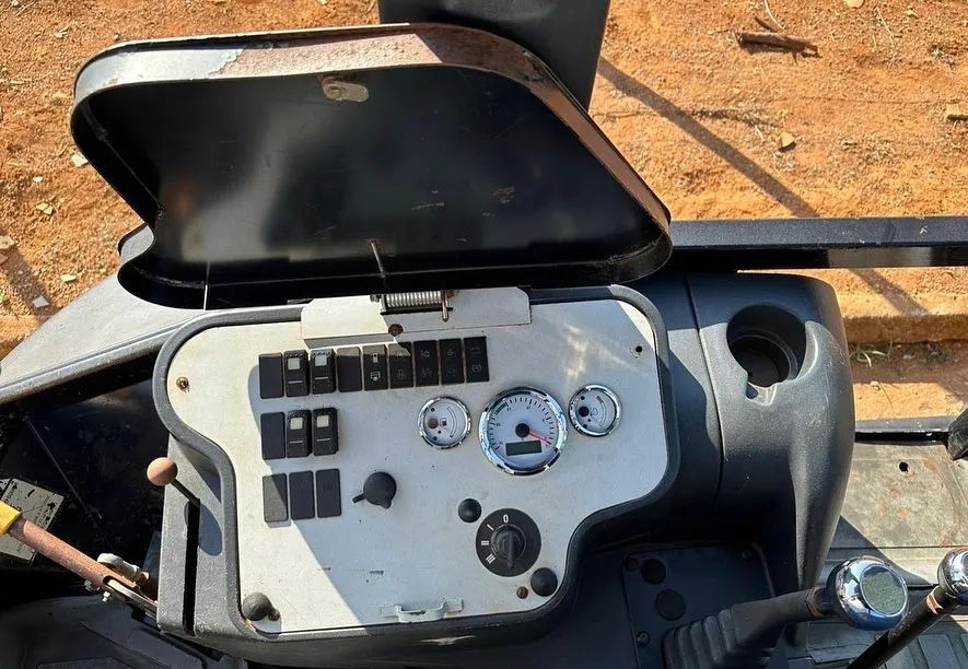 RETROESCAVADEIRA JCB 3C 4x4 2013 - Foto 6