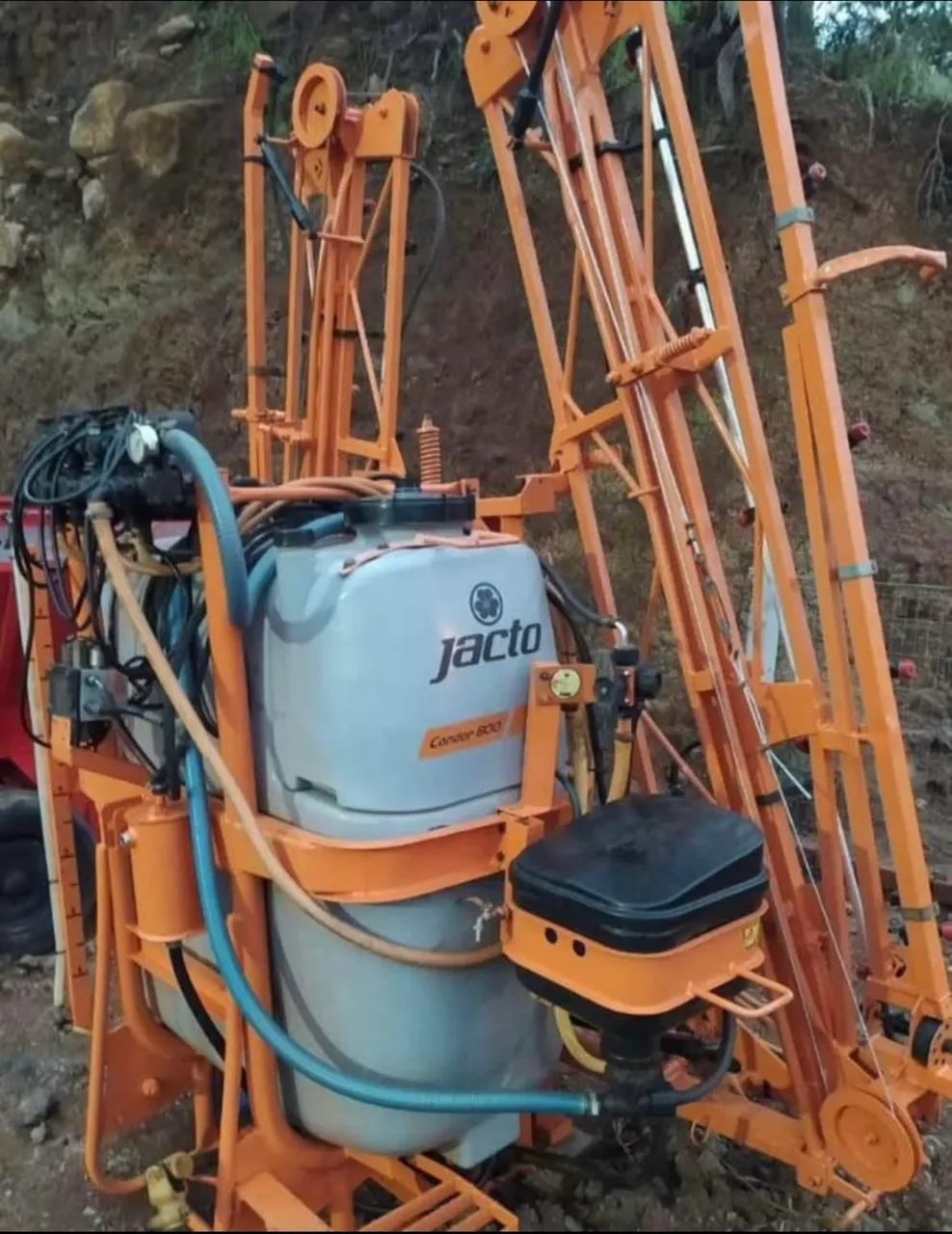 Pulverizador jacto 800 litros