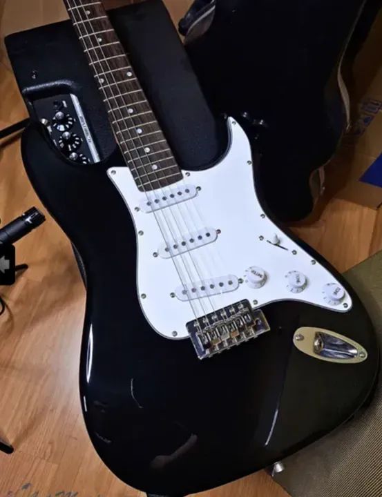 Kit Guitarra elétrica Condor RX-10 Stratocaster Preta com Cubo, Cabo e Capa - Foto 5