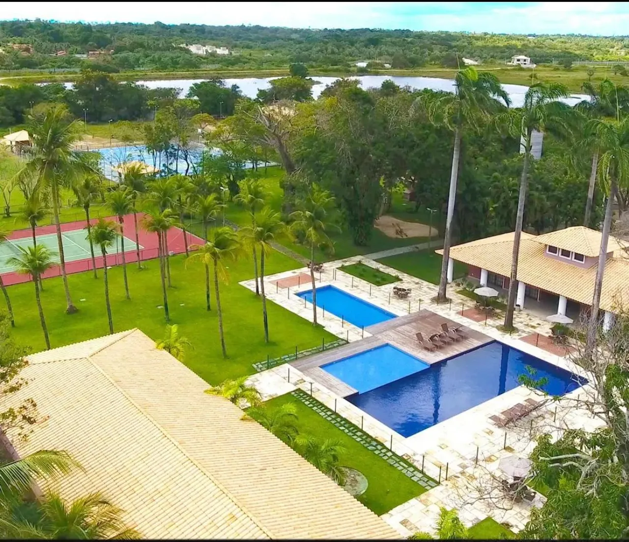 LOTES NO CONDOMÍNIO FECHADO PRÓXIMO ÀS BELAS PRAIAS !!