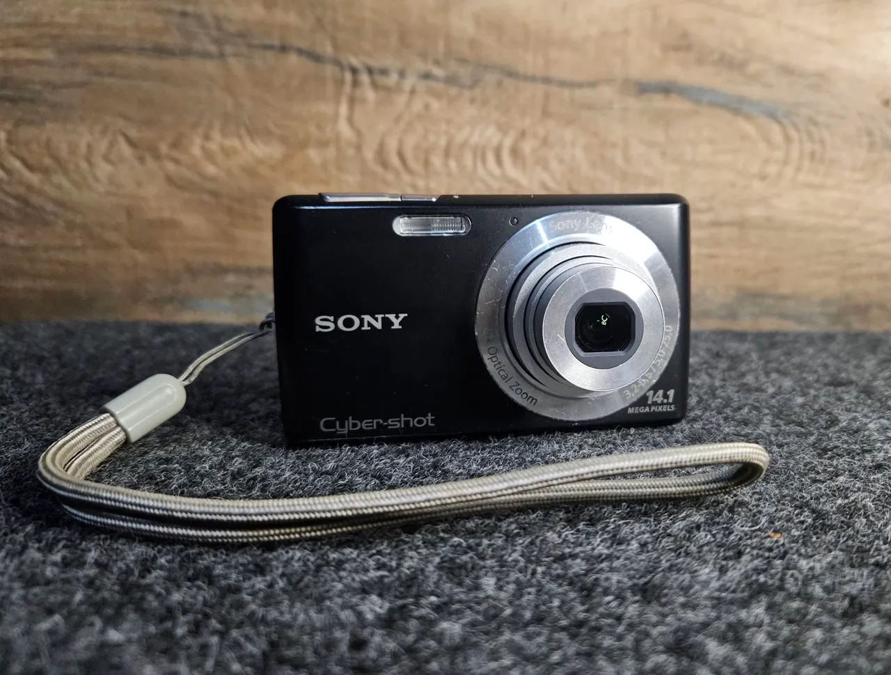 Câmera Digital Sony Cyber-shot DSC-W620 14.1MP