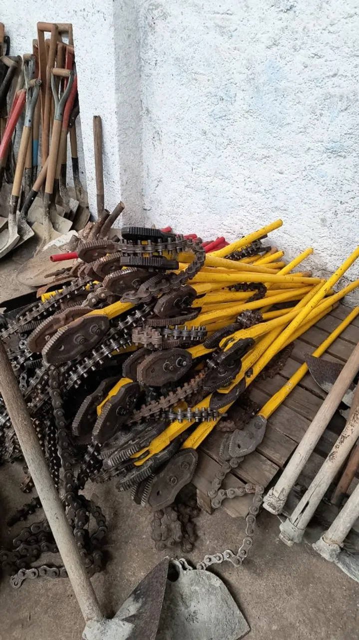 Ferramentas diversas para construção