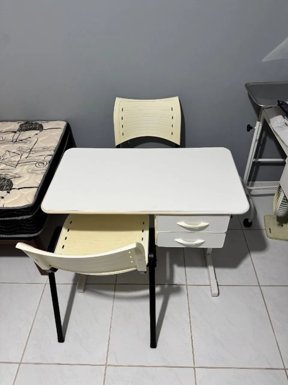 DOAÇÃO!!! Mesa de Escritório / Escrivaninha / Mesa de Estudos - Foto 6