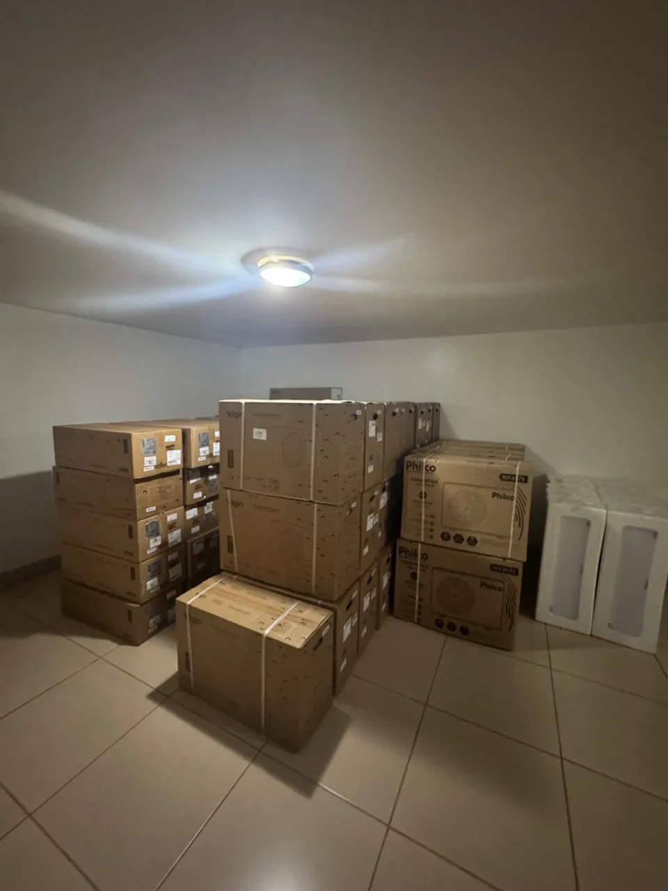 OPORTUNIDADE - Ar condicionado direto da fábrica, pronta entrega, preço ATACADO