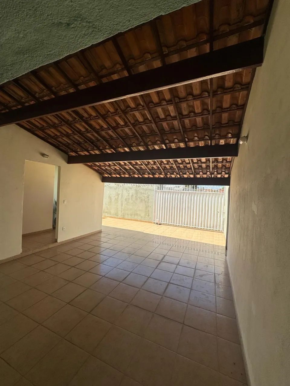 Vendo casa de 4 quartos perto da escola da Ambev  - Foto 2