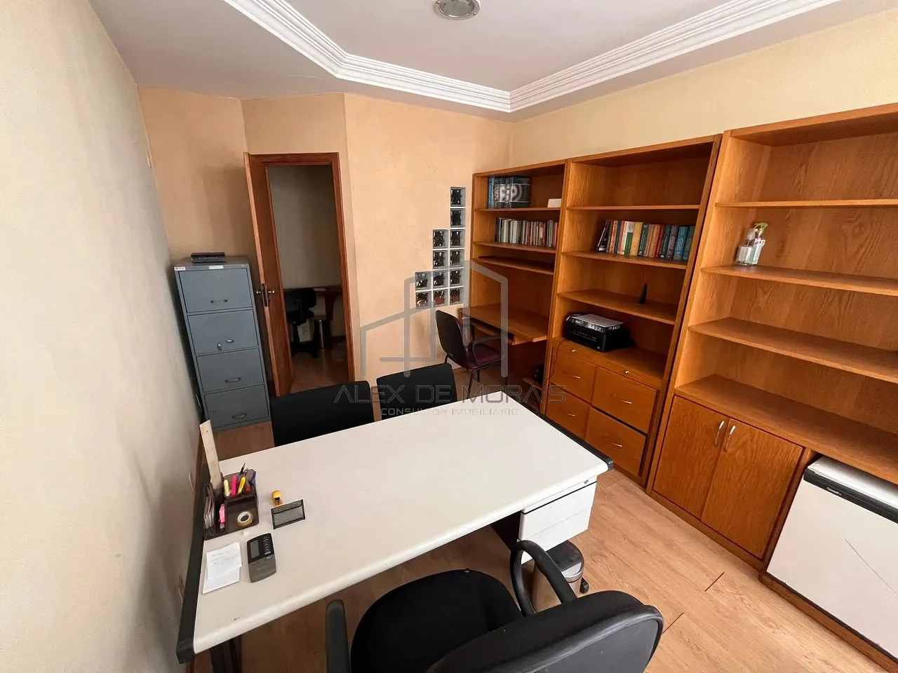 Ótima sala para escritório a venda, com 1 banheiro, 28m2 com vista para o baía de Vitória