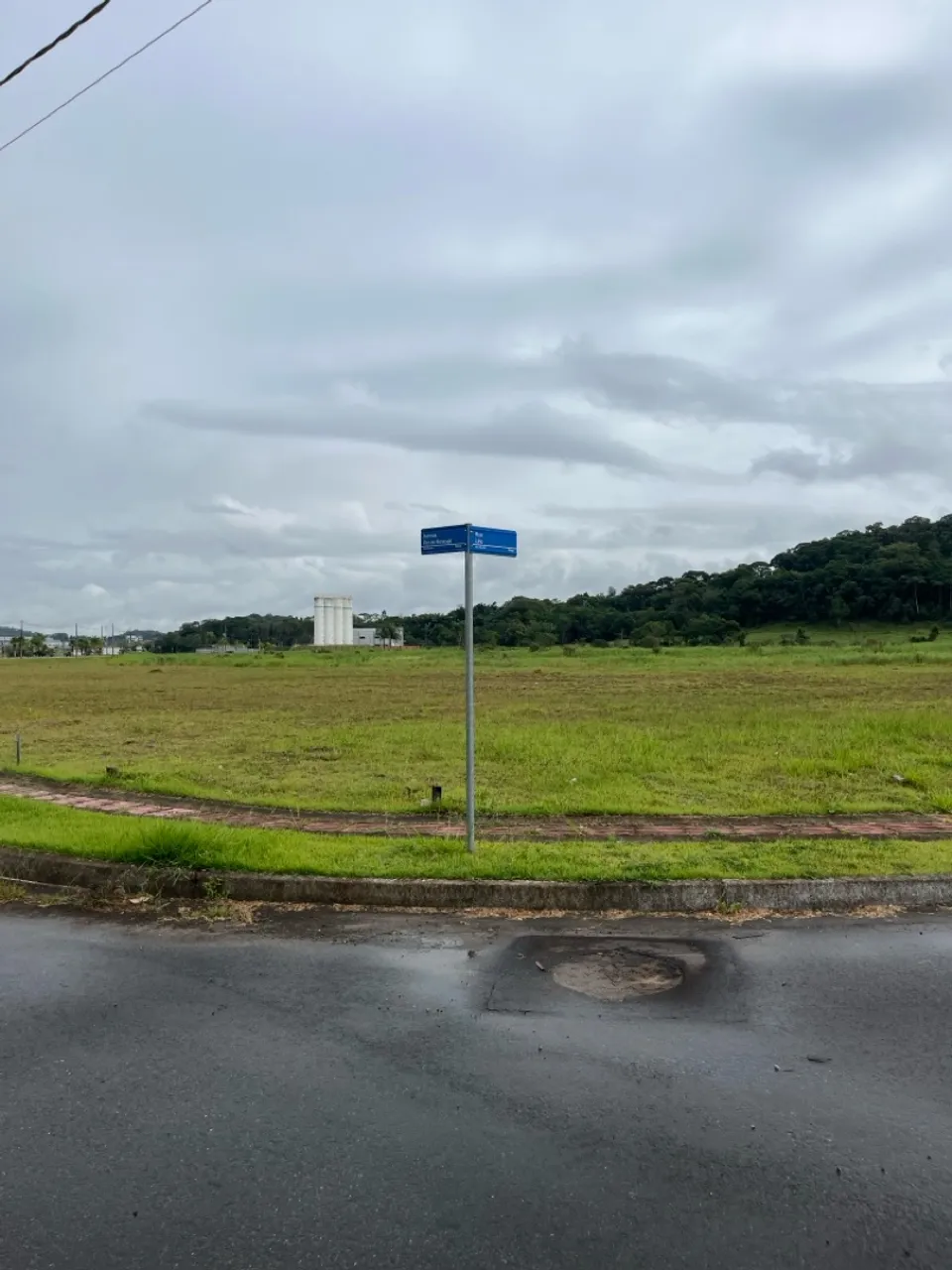 Terreno Esquina Condomínio Araquari - Direto com o proprietário.
