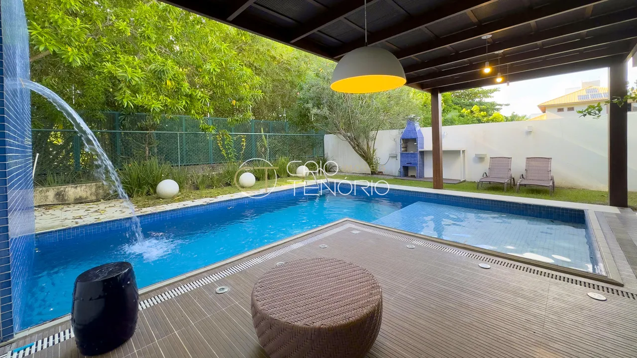 Casa Alto Padrão com 4 Suítes, Piscina e Jacuzzi 852m² de Conforto e Sofisticação