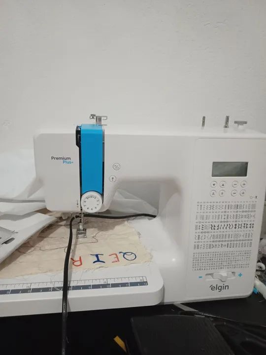 Máquina de Costura Elgin Premium Plus - Nova - Foto 4