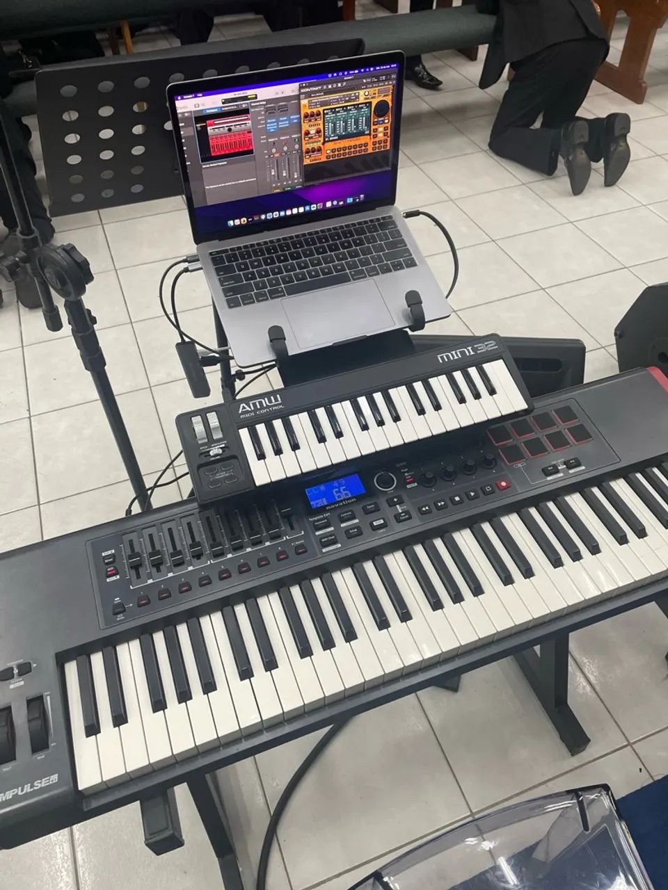 Controlar Impulse 61 da novation em perfeito estado 