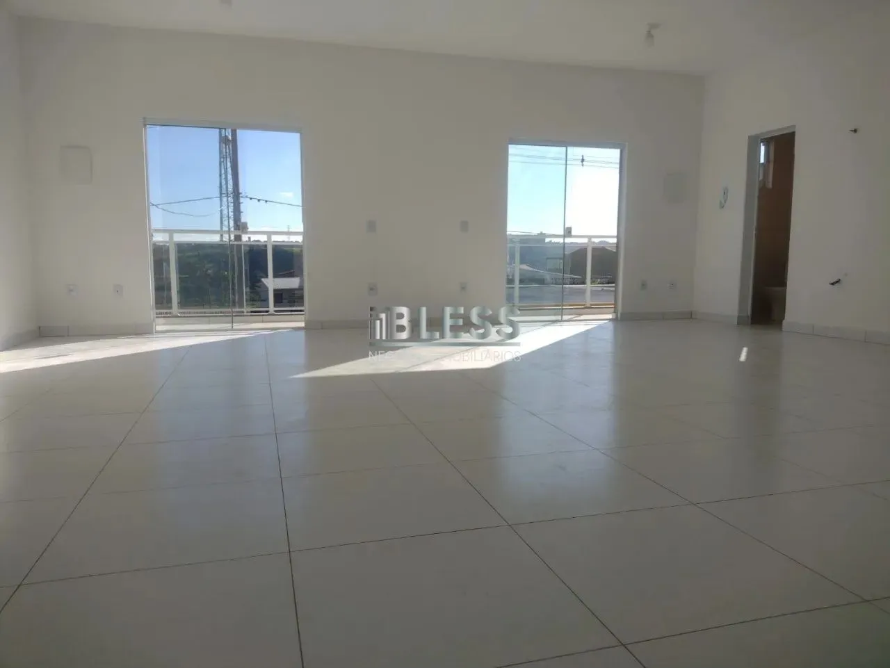 SALA PARA LOCAÇÃO NO JARDIM PETRÓPOLIS - VÁRZEA PAULISTA