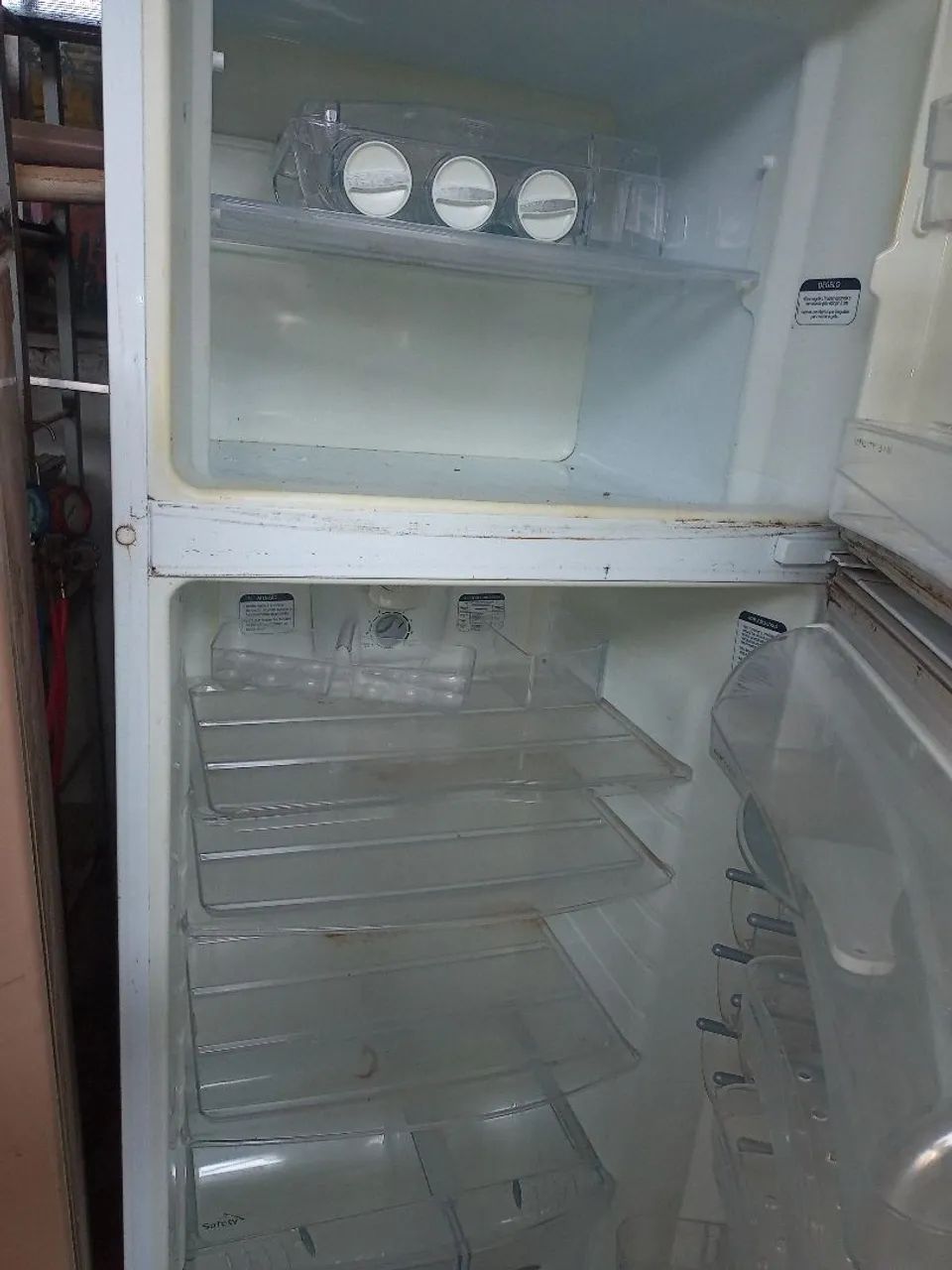 Vendo ou troco geladeira  - Foto 2