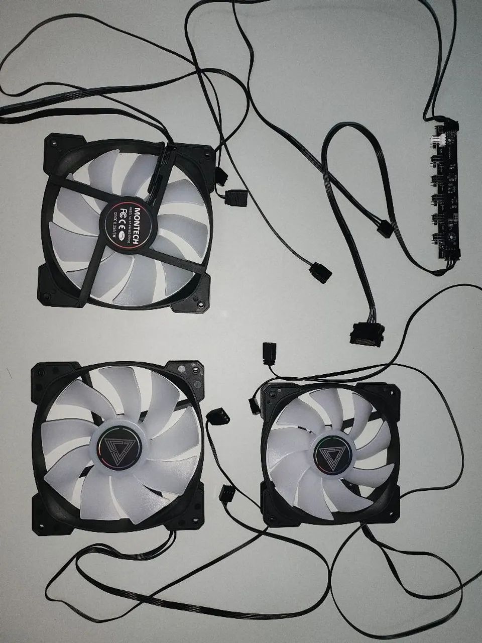 Ventoinhas e Controladora Argb da Montech