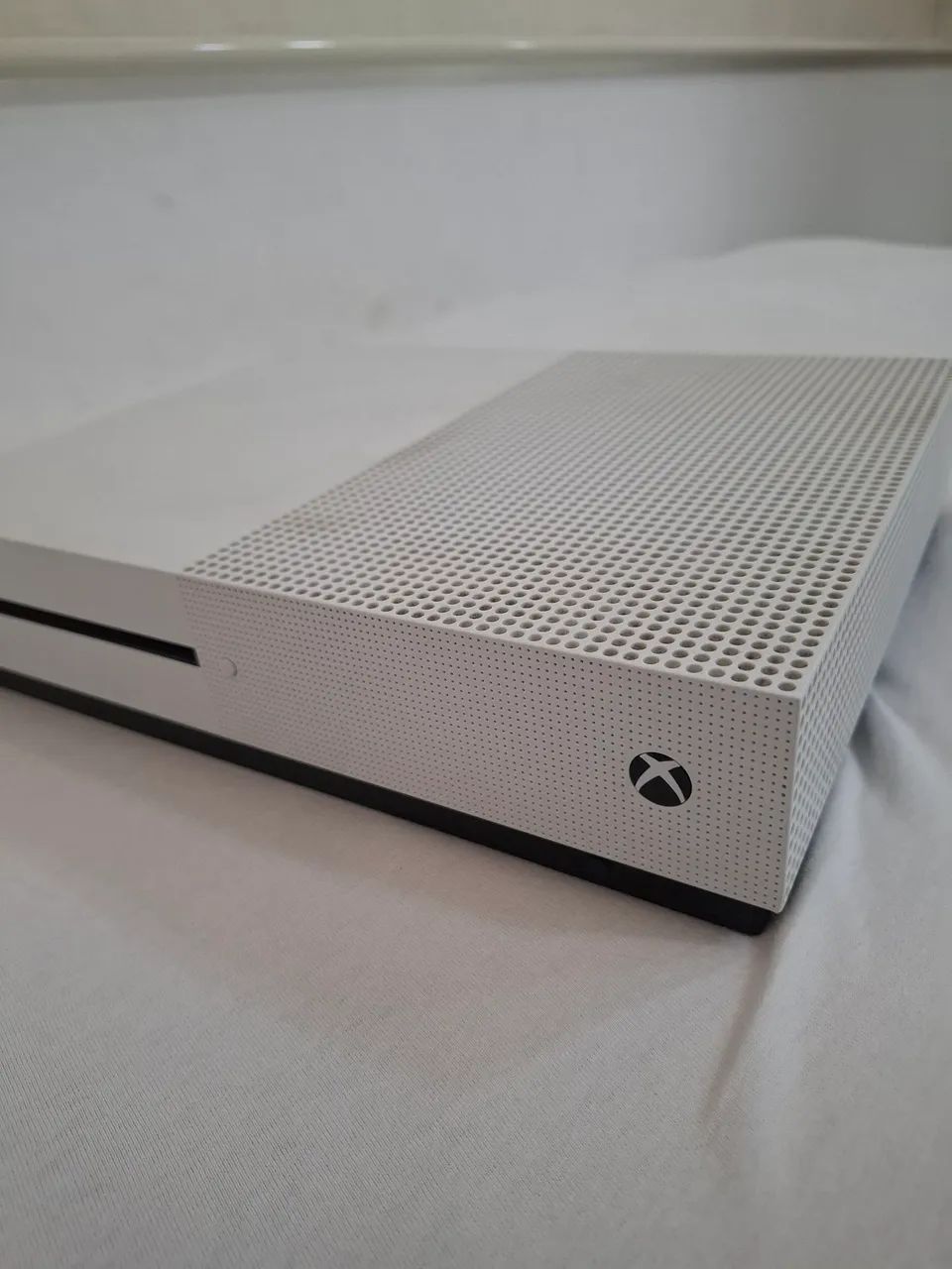 ? Xbox One S 1TB + 2 Controles