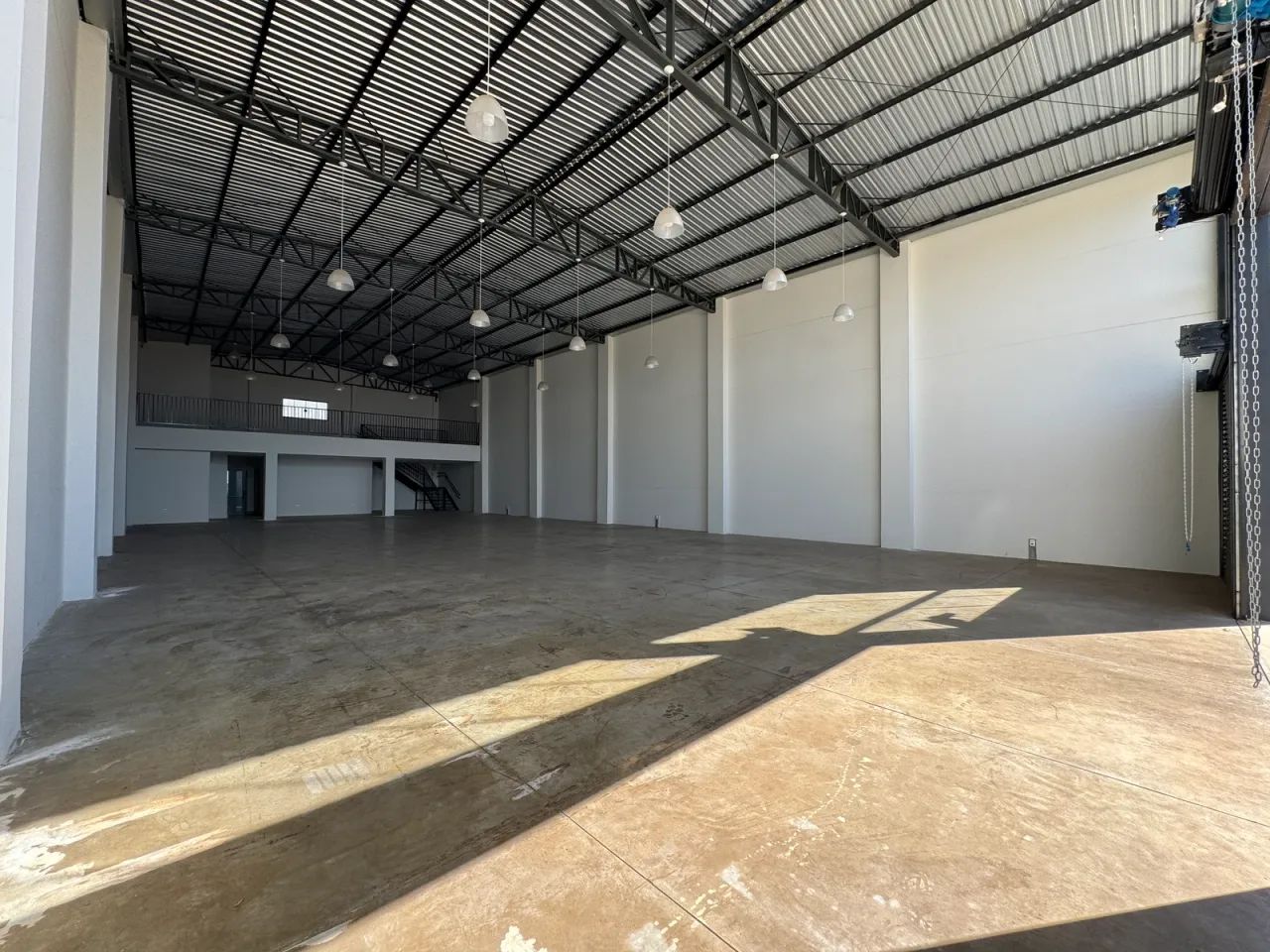 Barracão Comercial | Rua São João | 516m² com mezanino - Foto 2