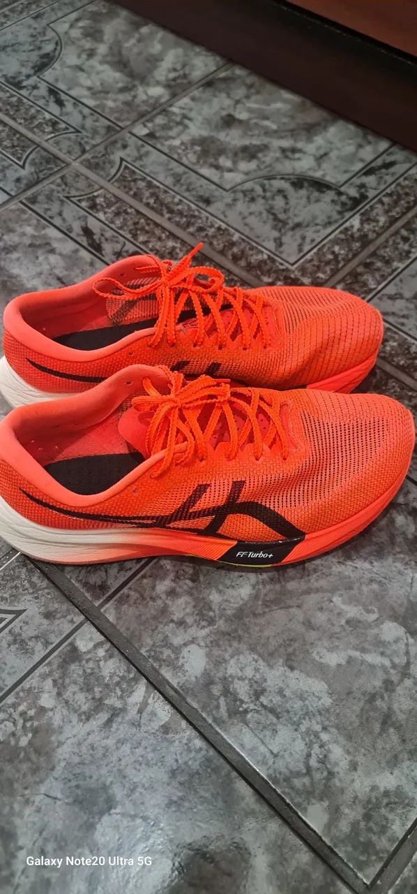 Tênis asics metaspeed 