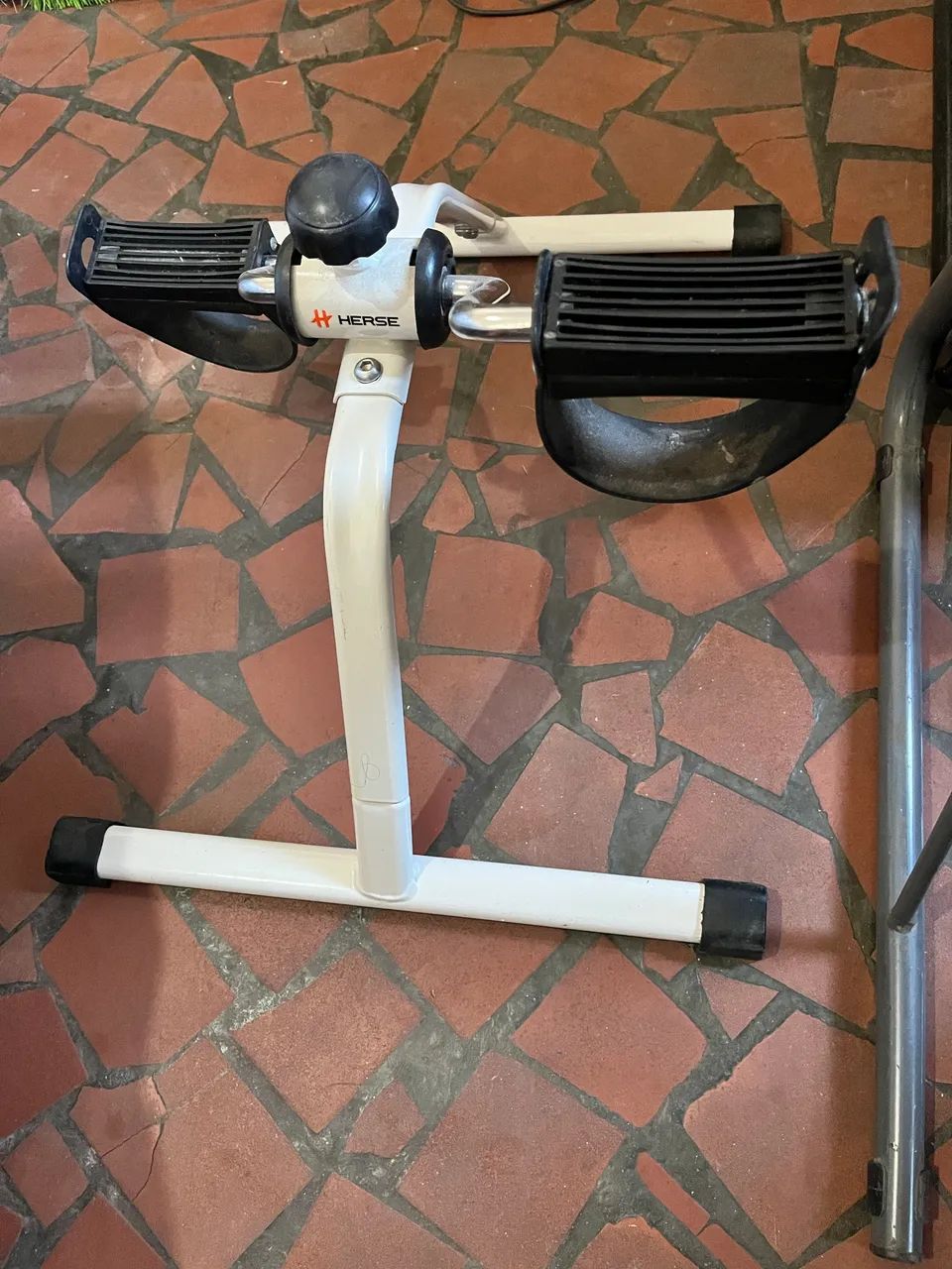 Mini bicicleta ergométrica portátil