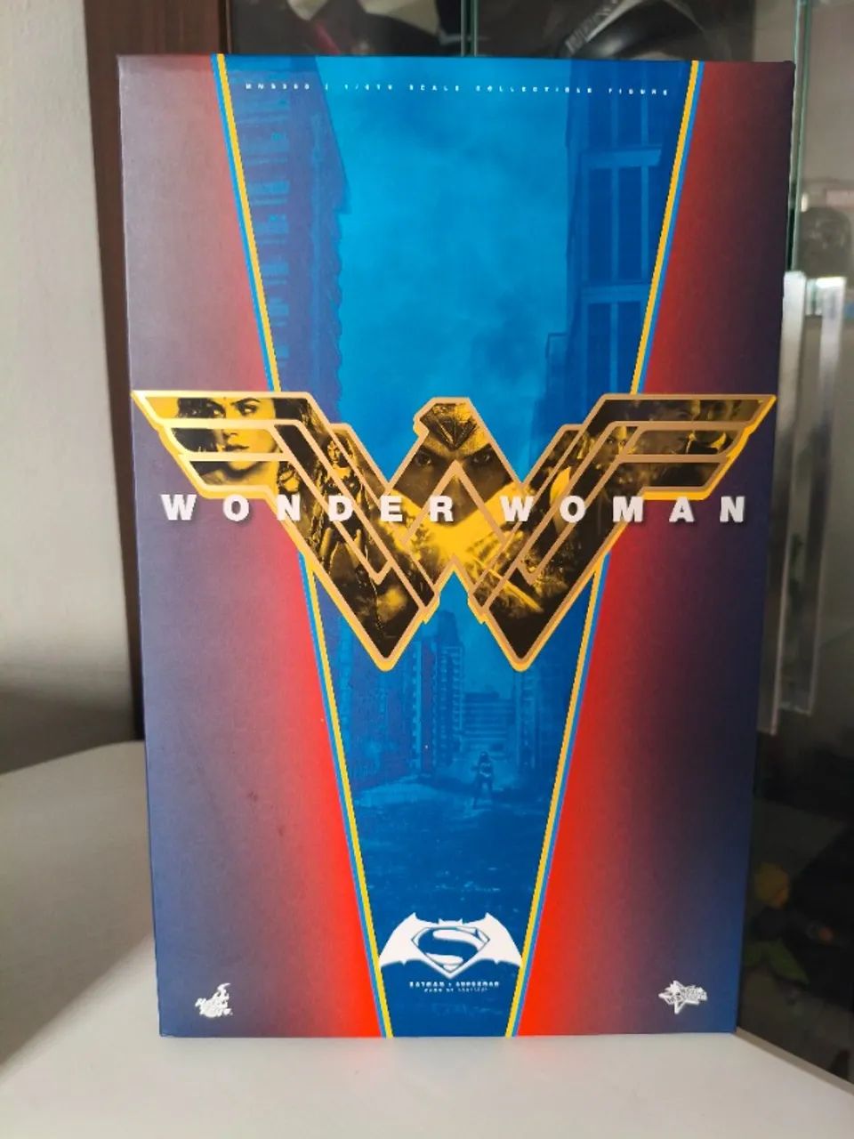 Hot Toys Mulher Maravilha (Superman Vs Batman)