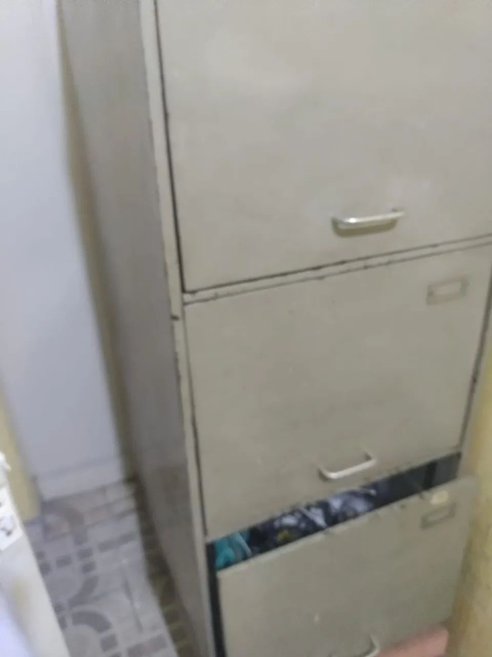 Vendo Arquivo de Aco 3 gavetas R$ 180,00 retirar no centro de são Bernardo do campo  - Foto 4