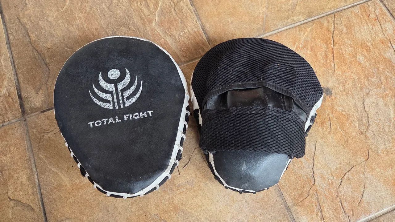 Equipamentos de luta( saco, aparador, manopla, speed ball) - Foto 4