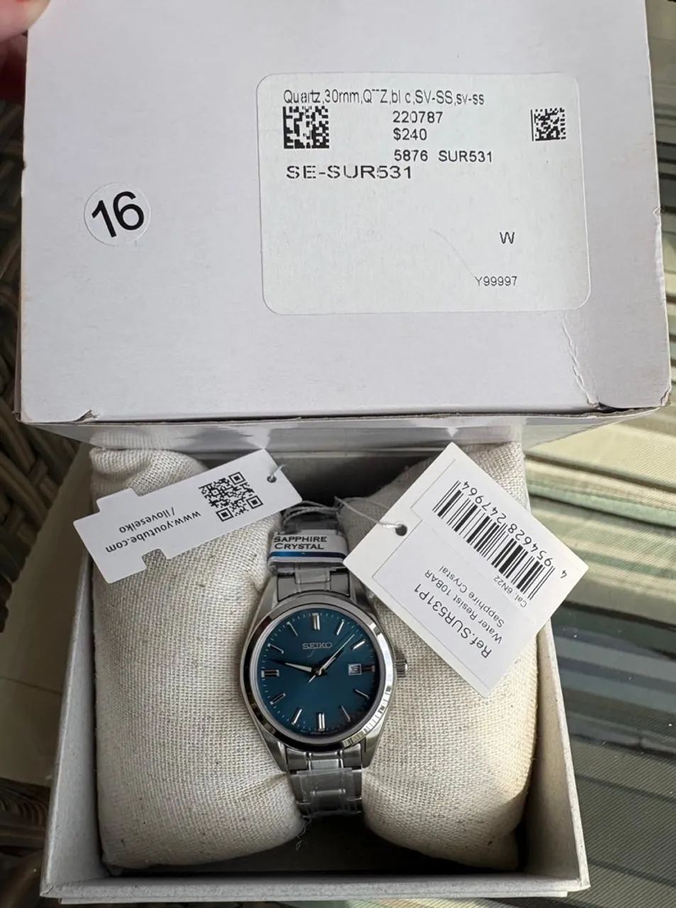 Seiko Box～大全集 Relógio Seiko Essentials Quartz com pulseira em aço inox e caixa