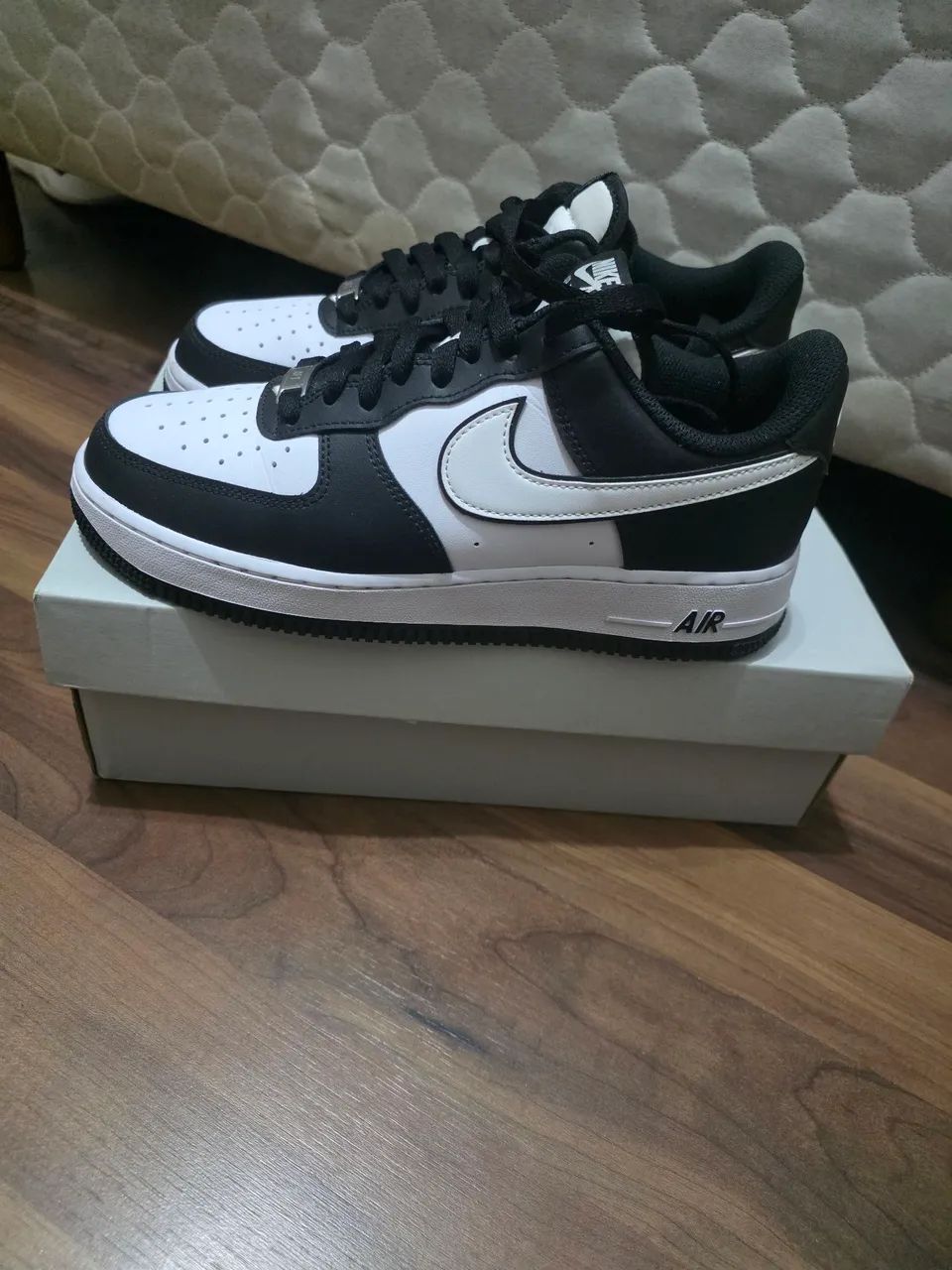 Nike Air Force 1 Low White Swoosh Panda