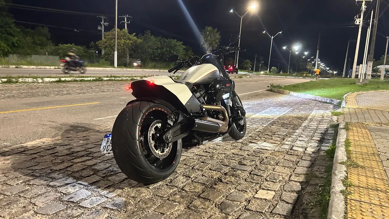 Harley Davidson FXDR 114 - Foto 2