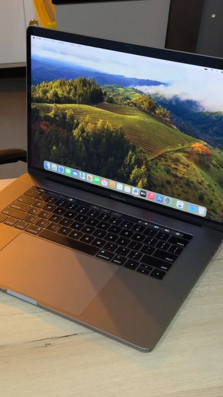 MacBook Pro 15 2018 | 16GB Ram | Intel Core i9 | 1TB SSD - Loja