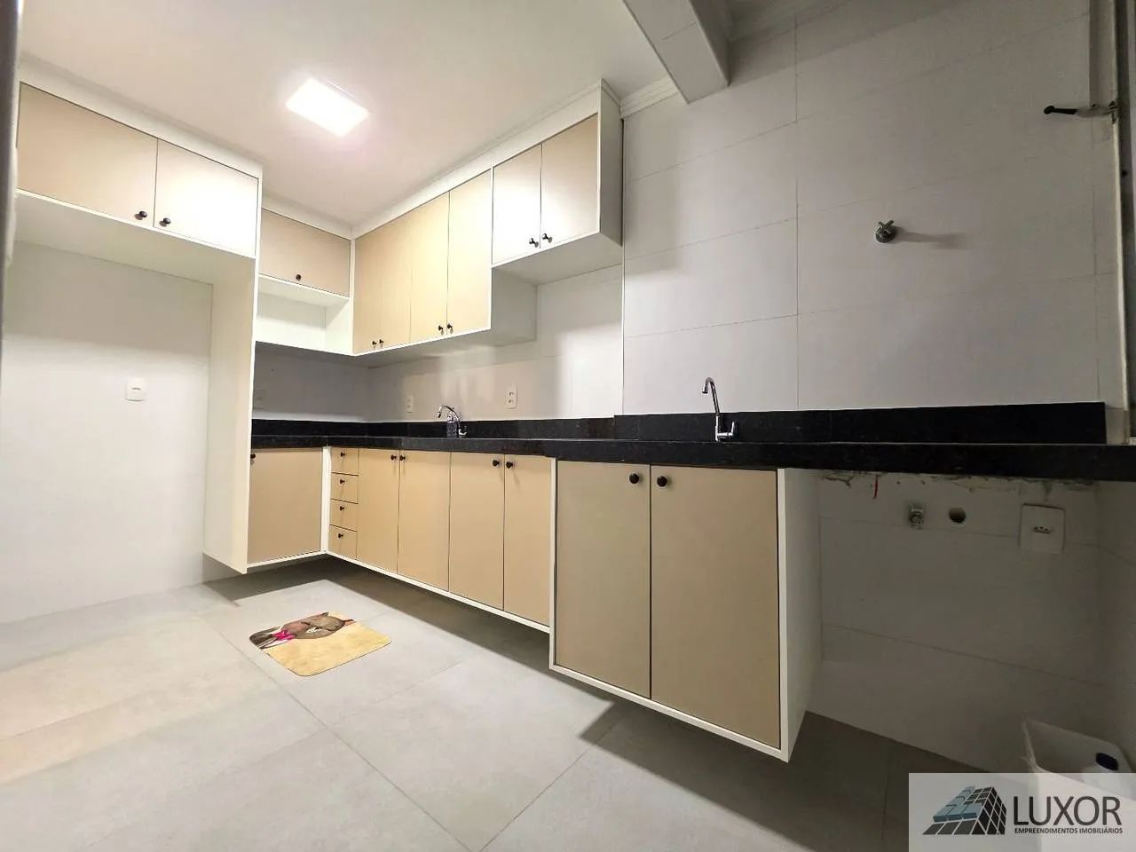 2 dormitórios prédio com elevador quadra da praia Gonzaga - Foto 5