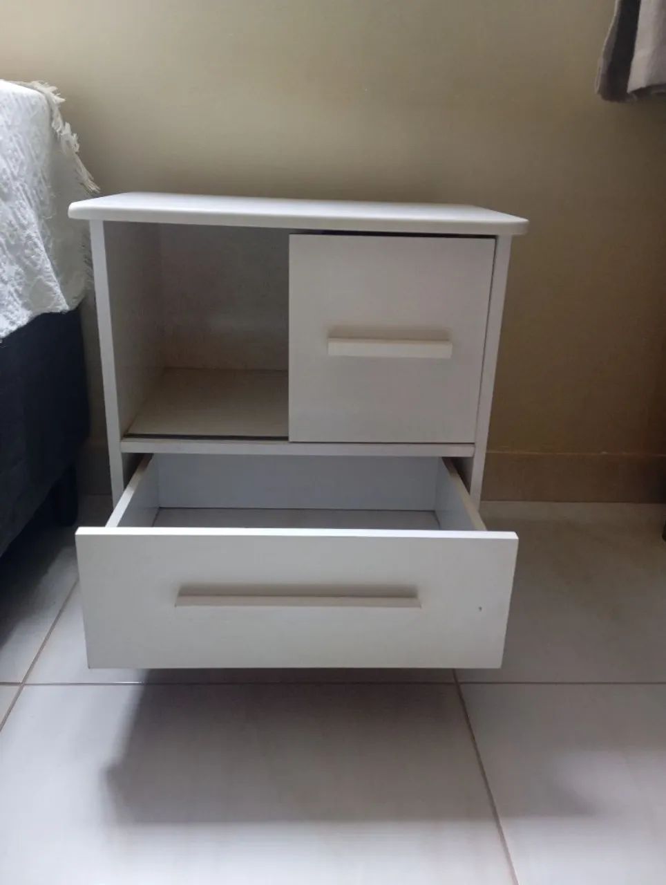 Mesa de cabeceira de cama - Foto 2