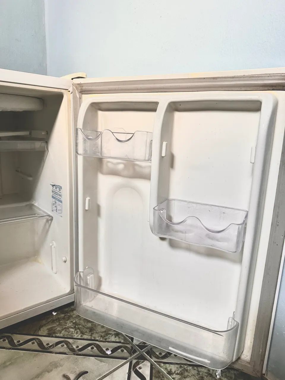 Frigobar Electrolux