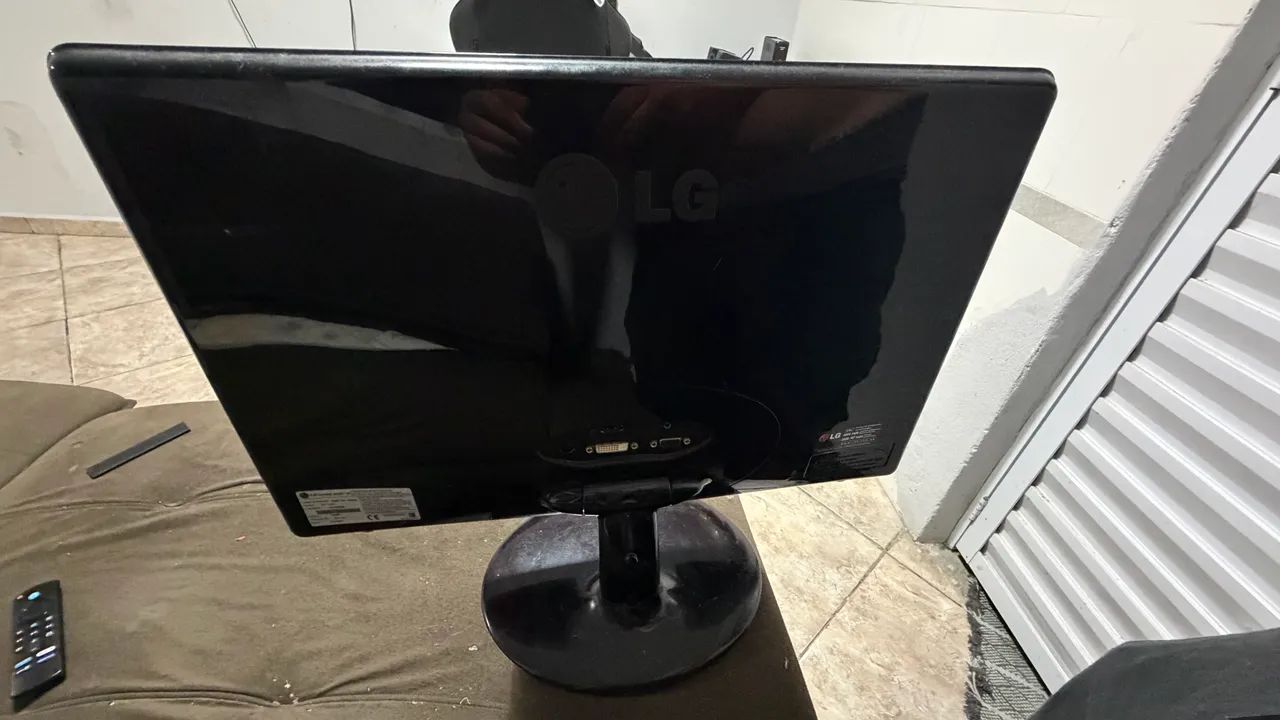 Monitor LG 24 polegadas - Foto 2