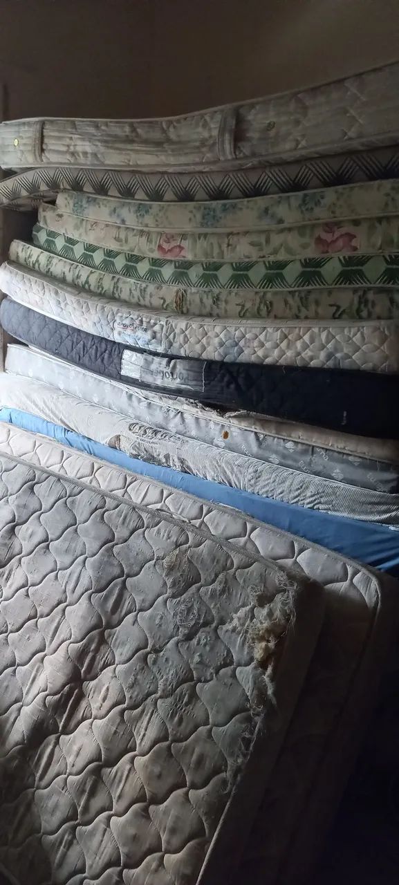 Colchões solteiro usados - Foto 3