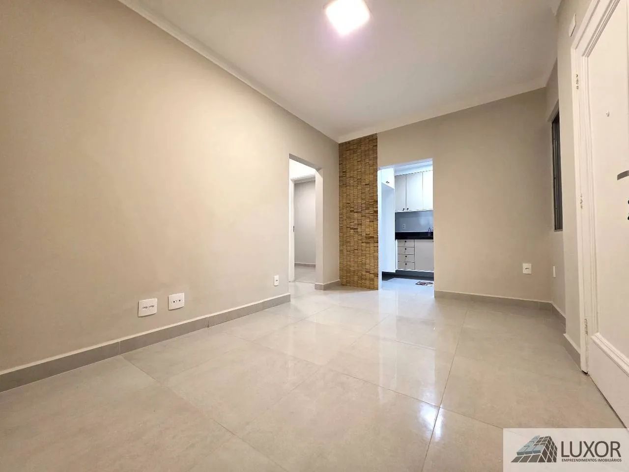 2 dormitórios prédio com elevador quadra da praia Gonzaga - Foto 3