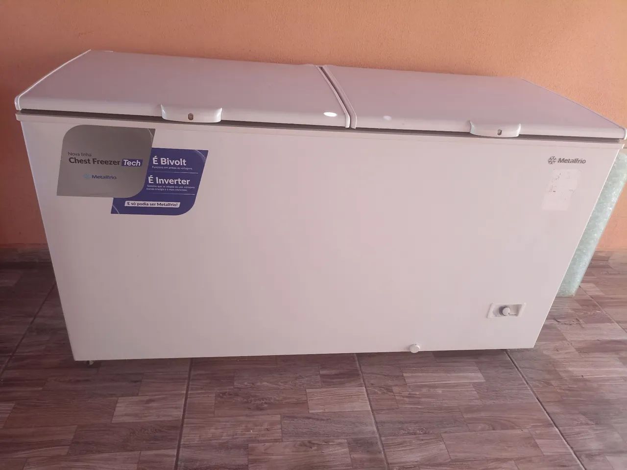 Freezer semi novo